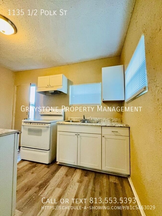 Building Photo - 1135 1/2 Polk St-