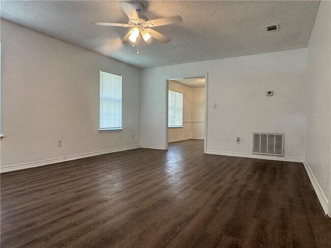 Building Photo - 3080 Beth Ct