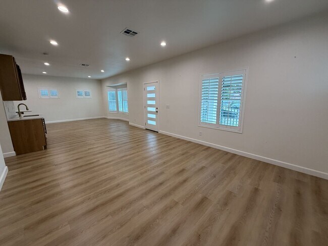 Foto del edificio - 2947 Dalton Ave
