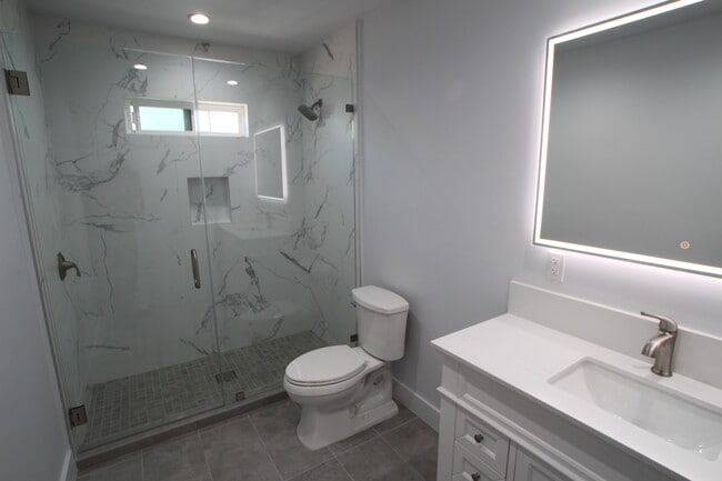 Building Photo - 426 S Cabrillo Ave