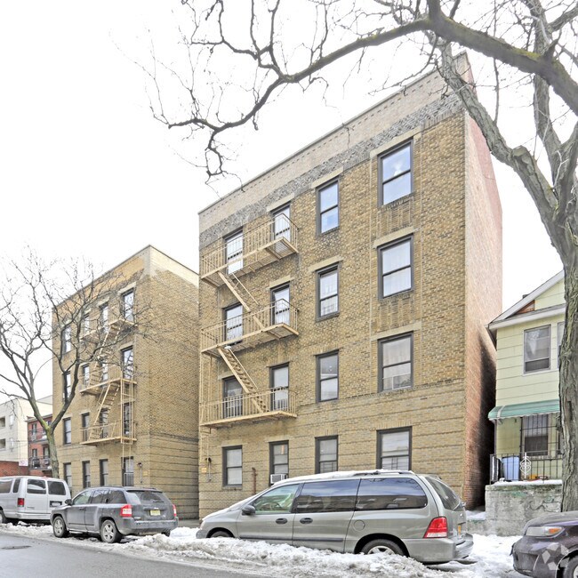 Building Photo - 13224 Maple Ave