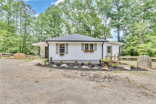 Building Photo - 6290 Cascade Palmetto Hwy