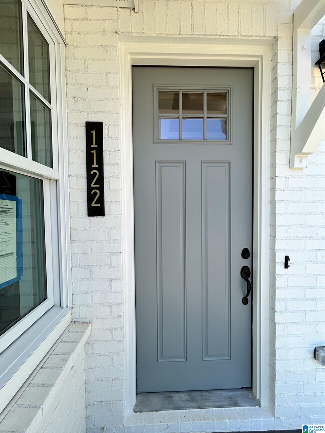 Building Photo - 1122 Windsor Sq