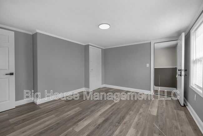 Building Photo - 1725 Hollins St