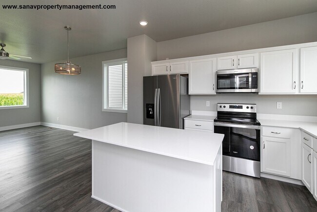 Foto del edificio - Experience Home Perfection in Style! Spaci...