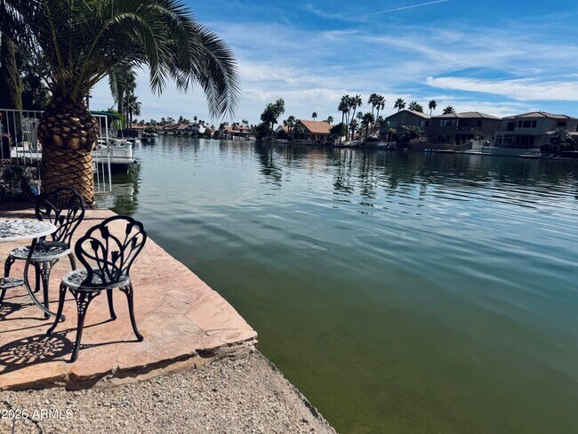 Foto del edificio - 3339 E Tanglewood Dr