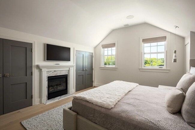 Building Photo - 27 Howard St