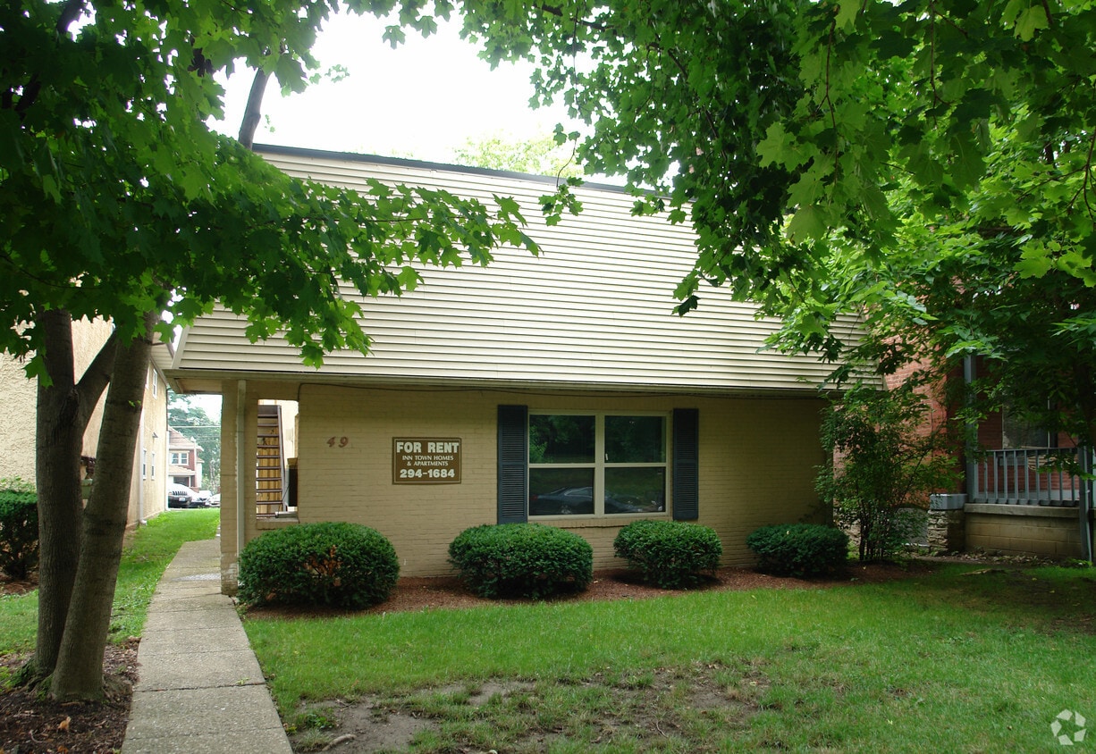 Primary Photo - 49 E Norwich Ave