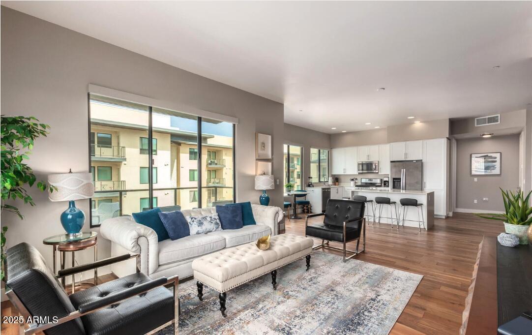 Foto principal - 7300 E Earll Dr