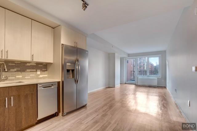 Foto principal - 1 bedroom in JAMAICA HILLS NY 11432