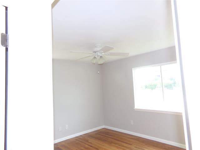Foto del edificio - 1241 Sleepy Hollow Dr