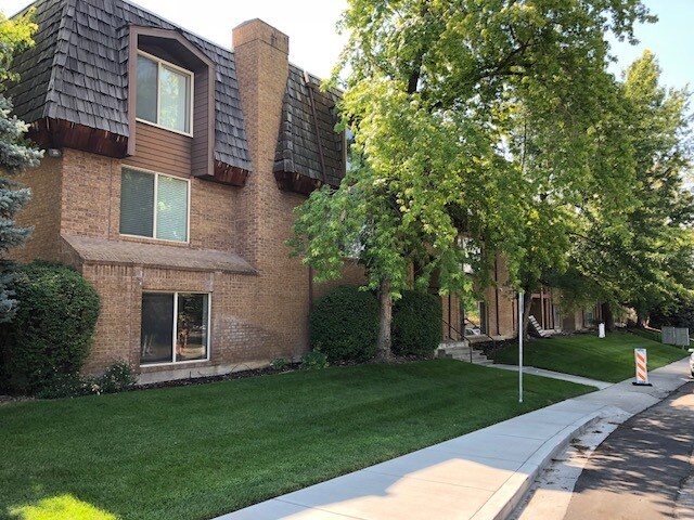 Condominios en Jamestown - 782 800 E