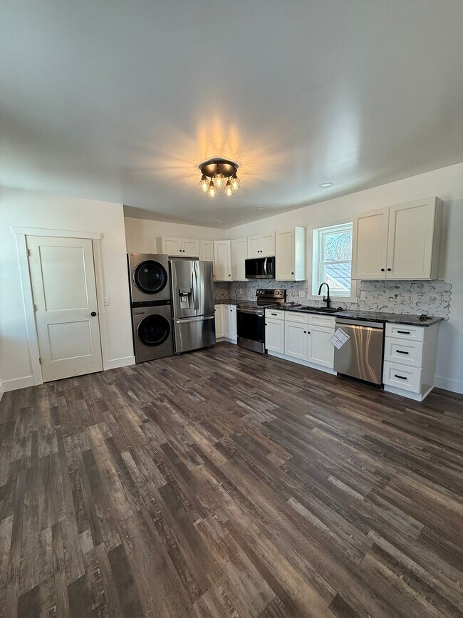 Foto del edificio - 310 W Market St