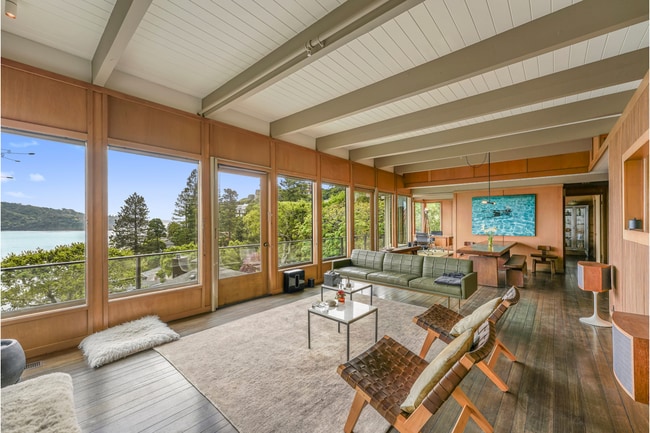 Building Photo - 285 Bayview Ave