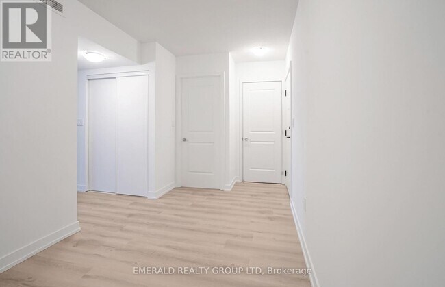 Building Photo - 556 Marlee Ave