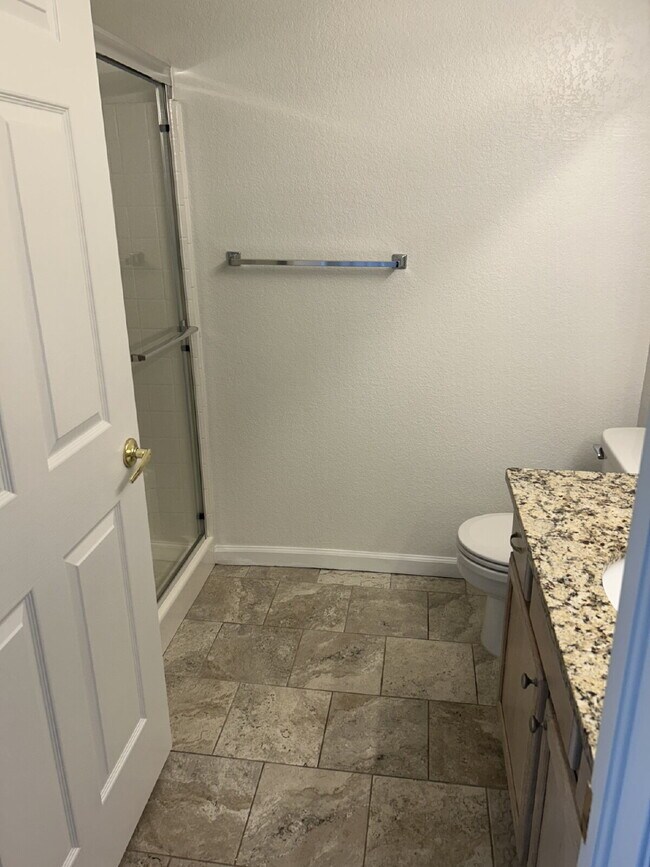 Foto del edificio - "Chic & Spacious 2-Bed, 2-Bath Condo with ...