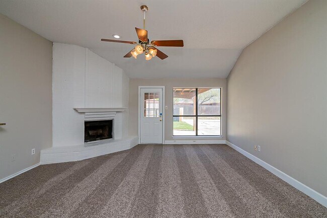 Foto del edificio - 1529 Autumn Breeze Ln
