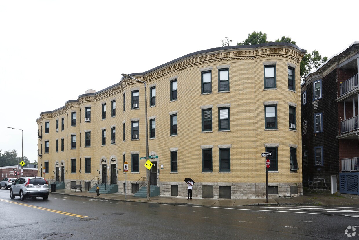 Foto del edificio - 102-113 Talbot Ave
