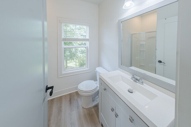 Foto del edificio - 2400 Lowe St NW