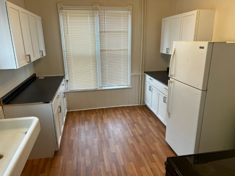 Foto principal - 302 E Walnut St