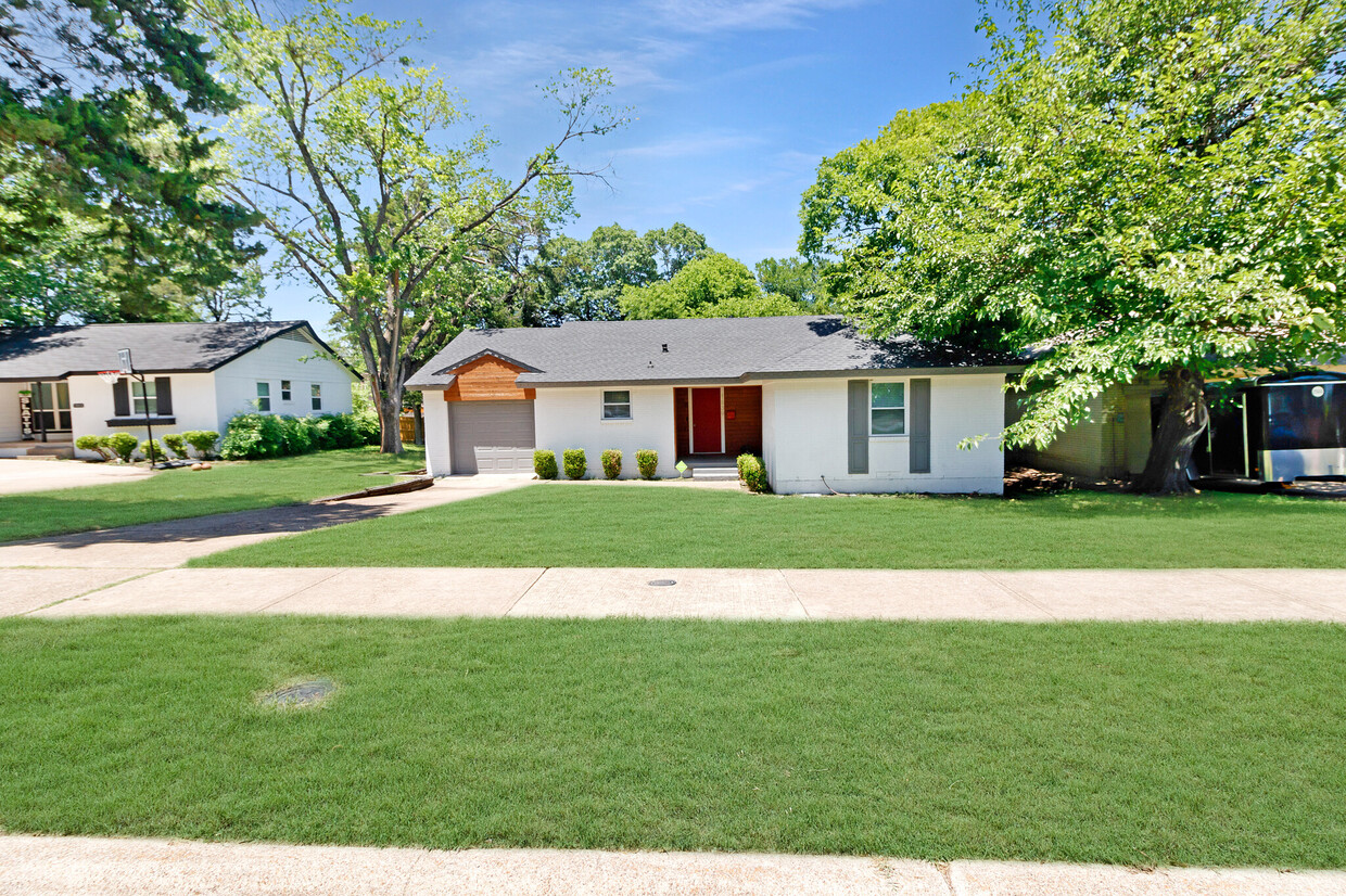 Front Yard - 1839 Sedona Ln