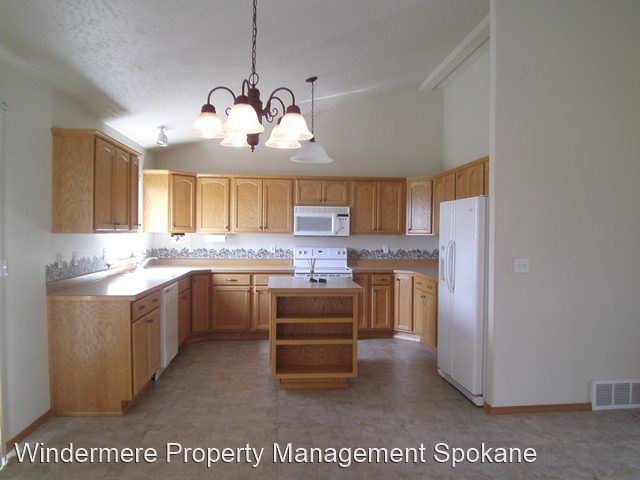 Foto del edificio - 4 br, 2.5 bath House - 8502 E. Bull Pine Lane