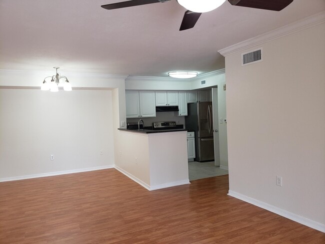 Building Photo - 15155 Michelangelo Blvd