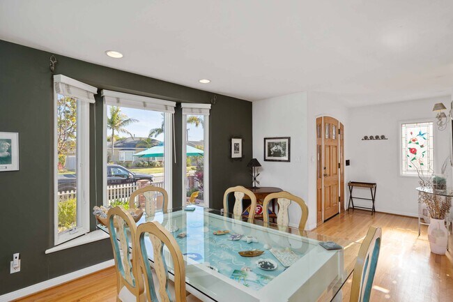 Foto del edificio - 1605 Lynngrove Dr