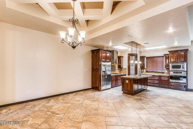 Building Photo - 14213 Meadow Lake Ave