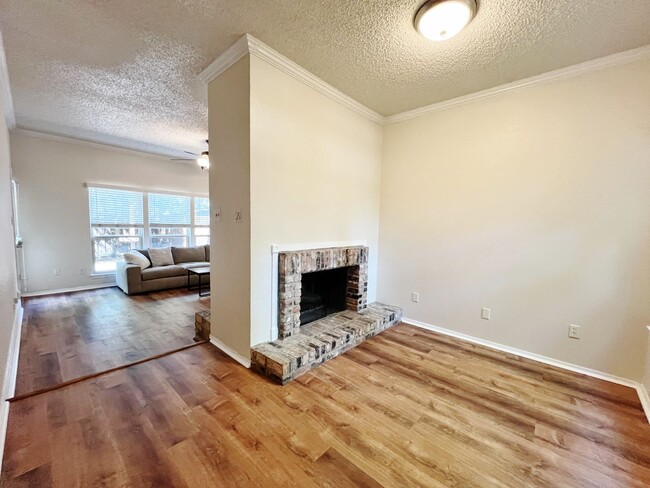 Foto del edificio - Updated 1/1/1 Condo in Dallas Ready For Mo...