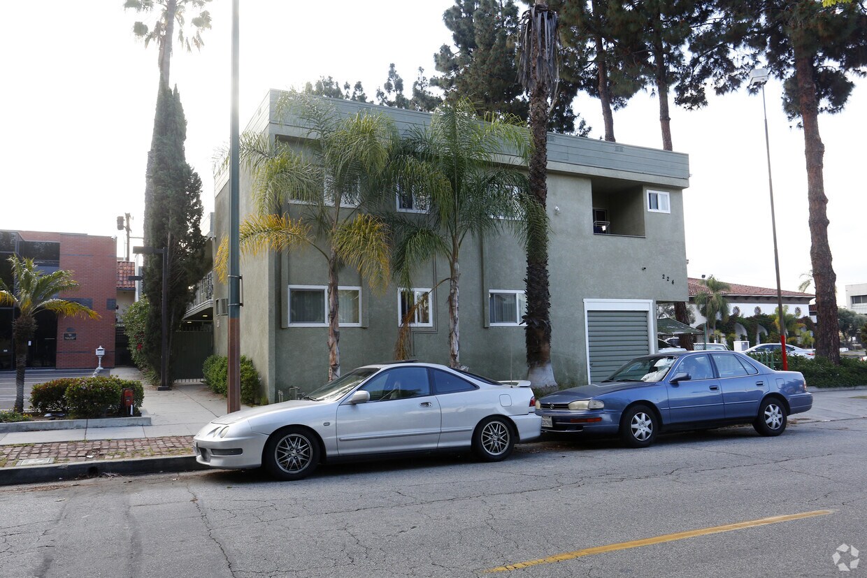 Building Photo - 224 S Louise St