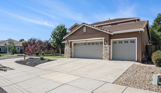 Foto del edificio - Beautiful 5-Bedroom Brentwood Home with 3-...