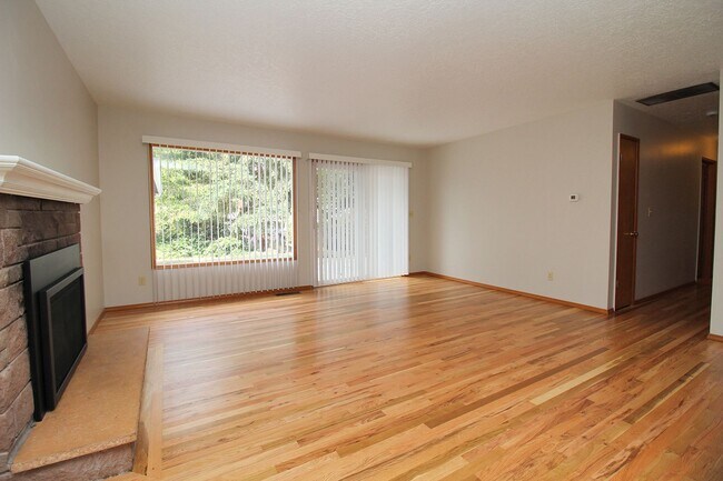 Foto del edificio - 17681 Mardee Ave