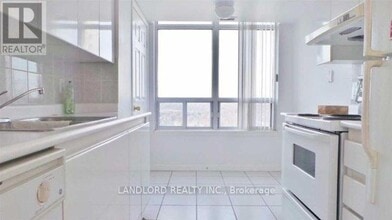 Building Photo - 8 Hillcrest Ave Building Photo - 8 Hillcrest Ave