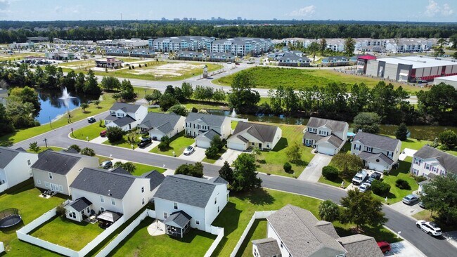 Building Photo - 764 Dragonfly Dr