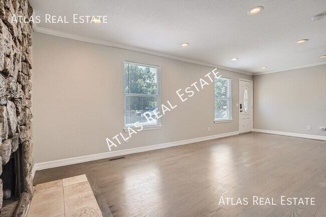 Building Photo - 3 bed 3 bath home in South Aurora near Mis...