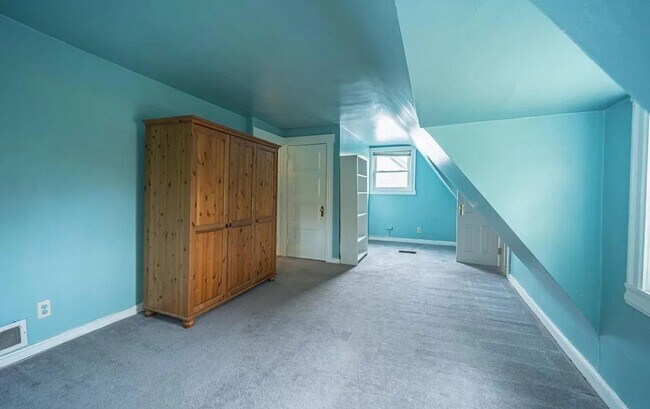 Building Photo - 180 Bellevue Ave