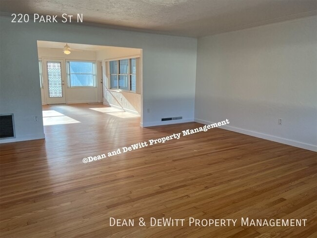 Foto del edificio - 220 Park St N