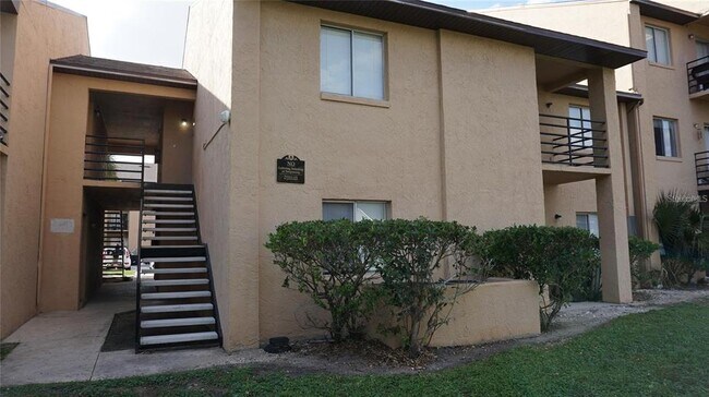 Foto del edificio - 5219 Via Hacienda Cir