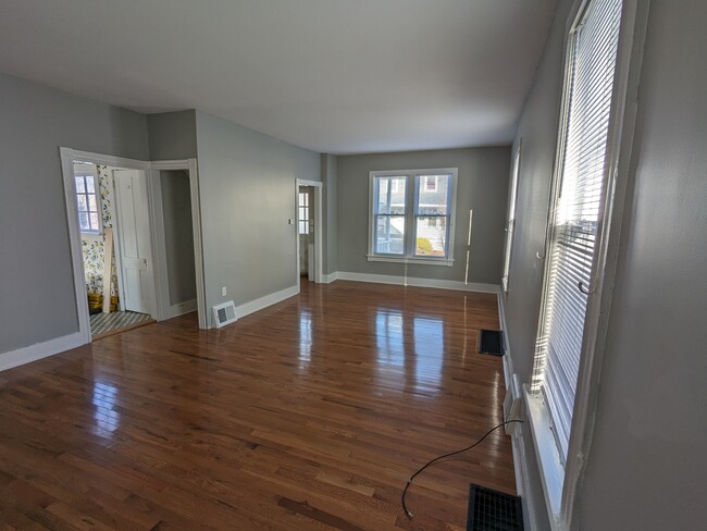 Dining Room/Living Room - 533 Barry St