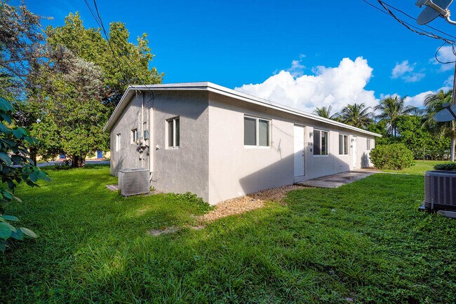 Building Photo - 3496 48th Ln S