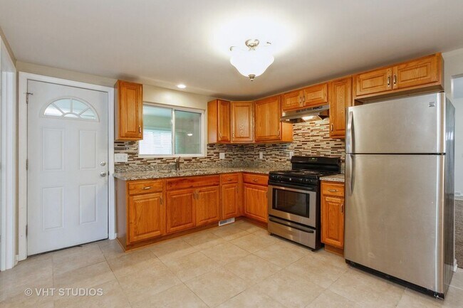 Kitchen - 3105 Commercial Ave