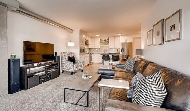 Building Photo - 1551 Larimer St