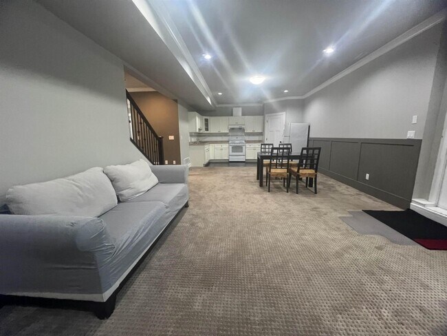 Photo du bâtiment - Basement-163xx 25TH AVENUE