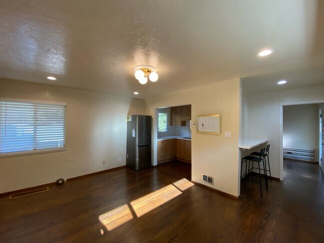 Building Photo - 2710 Le Conte Ave