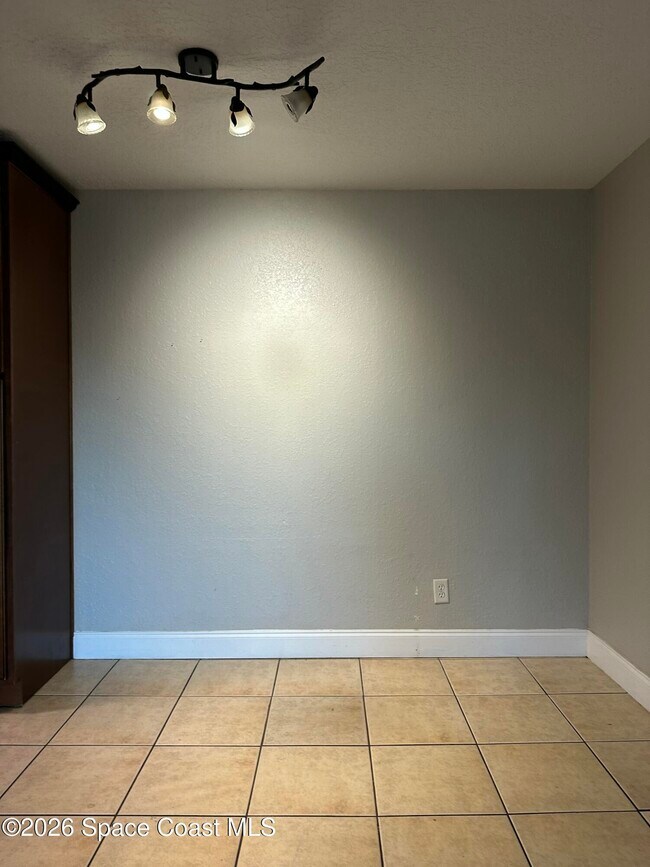 Foto del edificio - 2101 Forest Knoll Dr NE