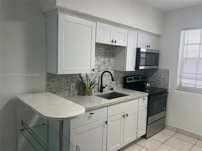 Foto del edificio - 6860 Abbott Ave