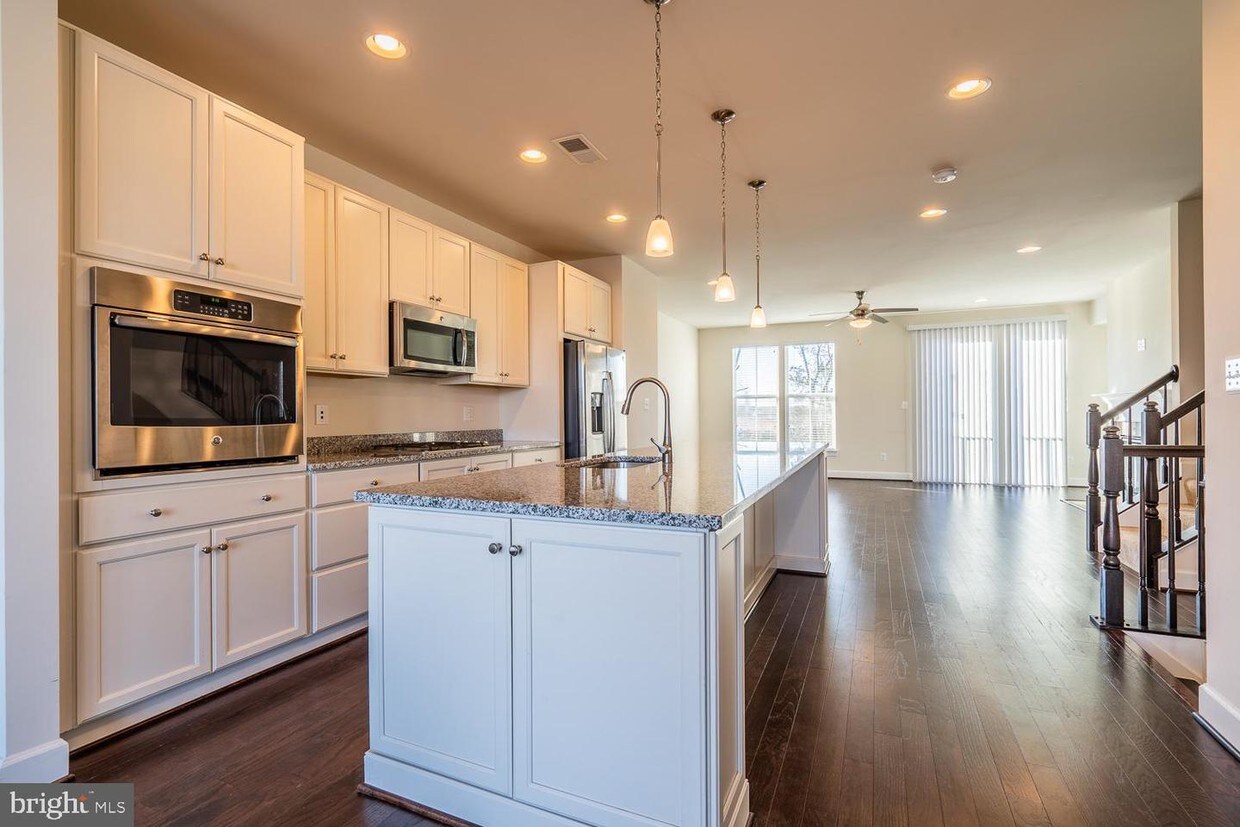 23697 Turtle Pt Ter, Ashburn, VA 20148 Townhouse for Rent in Ashburn