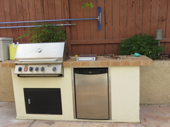 Building Photo - 30978 Riverton Ln