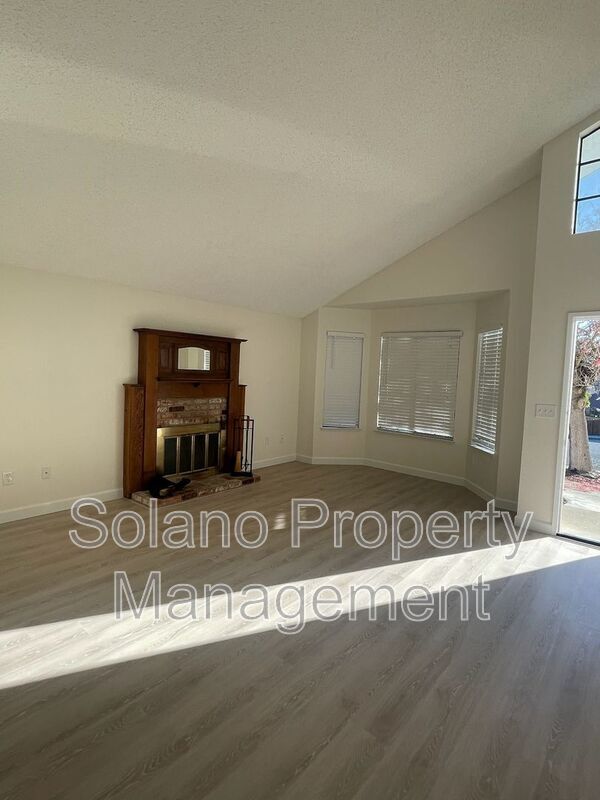 Foto del edificio - 193 Nautilus Dr